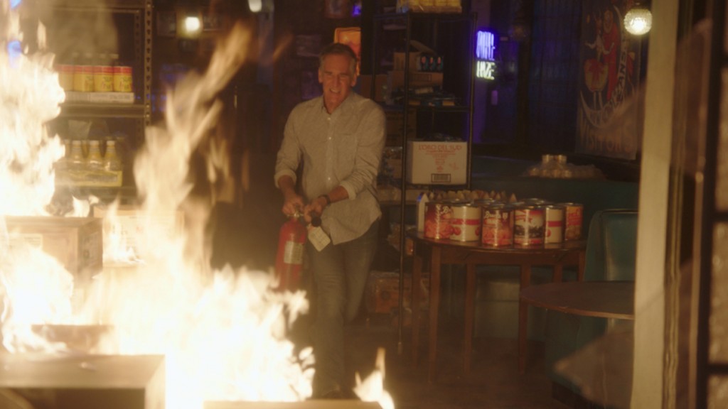 Dwayne Pride (Scott Bakula) éteint le feu