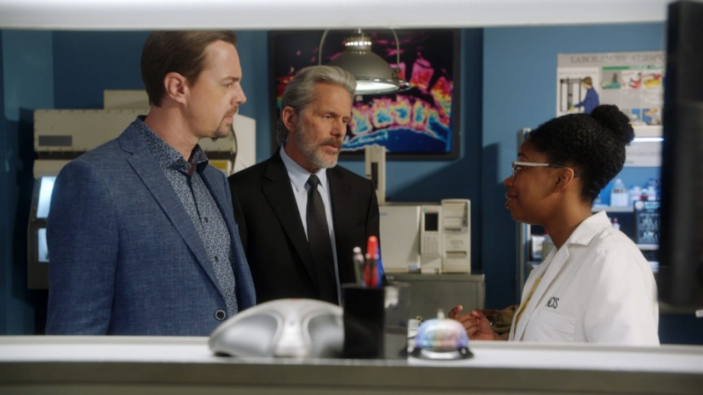 Timothy McGee (Sean Murray), Alden Park (Gary Cole) et Kasie Hines (Diona Reasonover)