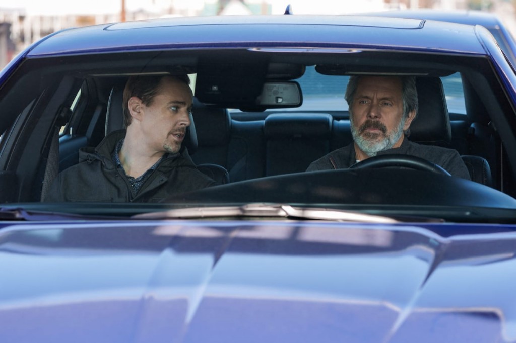 Timothy McGee (Sean Murray) et Alden Parker (Gary Cole) dans la voiture