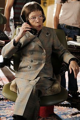 Hetty Lange au téléphone