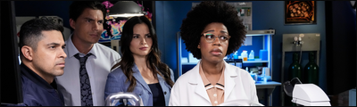 Knight, Torres et Sawyer se trouvent au labo de Kasie - NCIS 23.03